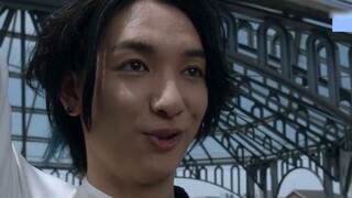 I am a good-looking monster with multiple consciousnesses. I am Gigadelos, the predecessor of the Pl