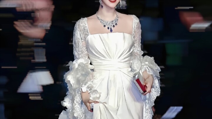 In those years, she brought Chinese style to the world, and everyone fully agreed that she was a tru