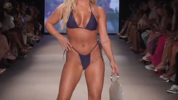 Miami Swimwear Show Victoria's Secret Show Bikini Model Photo Lingerie Beauty Model Charm Photo