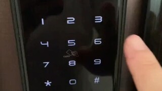跟踪狂:哟，还有表演呢