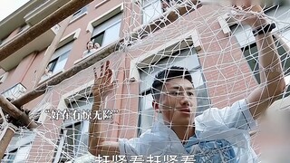 老师把学生手机扔出窗外，江天昊跟着手机跳了下去