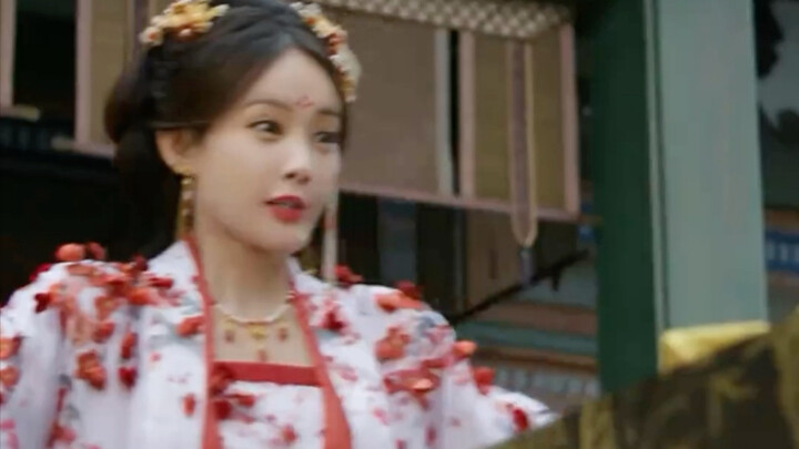 اتضح أن العام الماضي زحفت على لي ييتونغ دُبّة مئوية ضخمة جدًا أثناء تصوير «الكتاب الأول: حلم».. مجرد