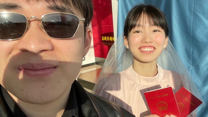 I got my marriage certificate with my girlfriend without telling our family. When my mother-in-law f