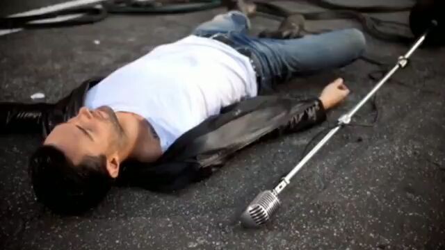 Maroon 5 - Misery (Official Music Video)-6g6g2mvItp4