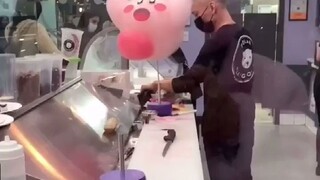 可以定制卡通造型的棉花糖，这么可爱你舍得吃吗？