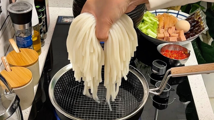 Popularitas wanita ini terus melonjak