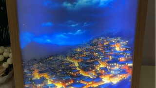 Pacarku memberiku sebuah lukisan, biasa saja, siapa sangka setelah lampu dinyalakan ternyata sangat 