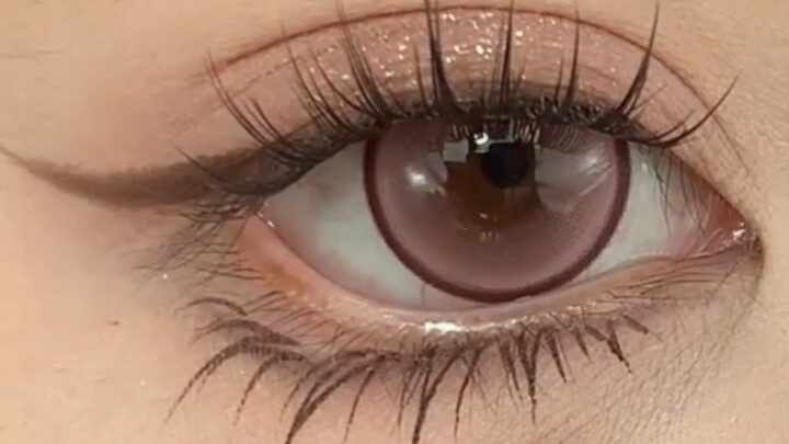 Versi tebal bulu mata bawah