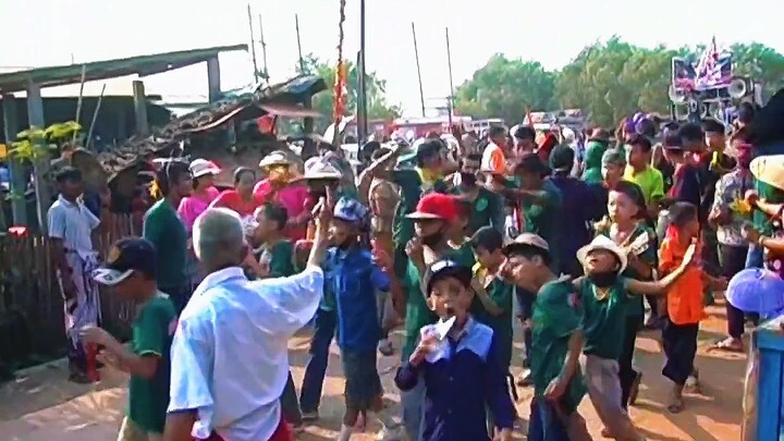 ၁၃ရရ မီးပုံပွဲ(ခ)အ်ှေဒါန် ရောသမမွှေ ဗီဒီယိုရွှေယဉ်ထော