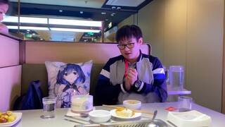 在海底捞给希儿过生日