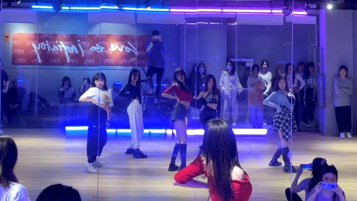 Chanel of the Human World: Jennie Solo Remix Dance Cover