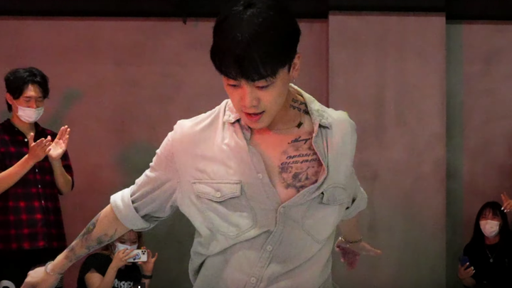 =Wootae Focus=左胸口的图案第一次见好美 LAW的舞室直拍四版合并