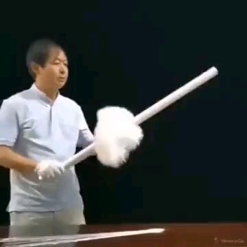 Ini bukan Pak Ma, dia guru fisika yang benar-benar profesional kok!