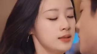 Bos mafia kelihatannya dingin, tapi dia posesif dan memanjakanku setiap malam.