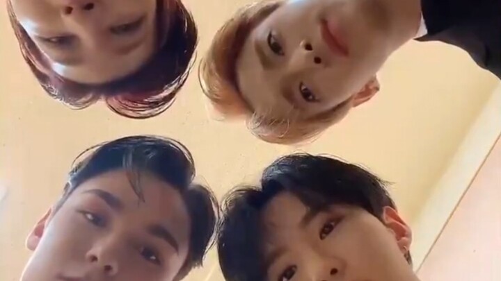 Cifan: How many more videos like this do you even have? Ciren: Just a billion more～【SEVENTEEN】