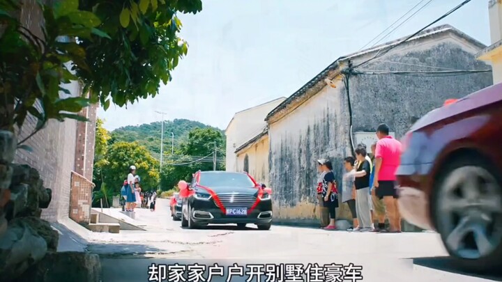 A village of tens of thousands has no residents working outside; every household lives in a villa.