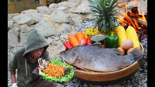 Out Door Cooking Deep Fry Seabass Fish with Sweet & Sour Sauce Eating So Delicious