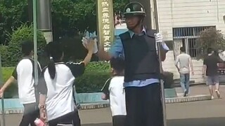 Orang paling imut di seluruh sekolah