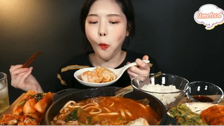 Lẩu sủi cảo, mì Kalguksu, bánh xèo kim chi 2 #anngonmoingay