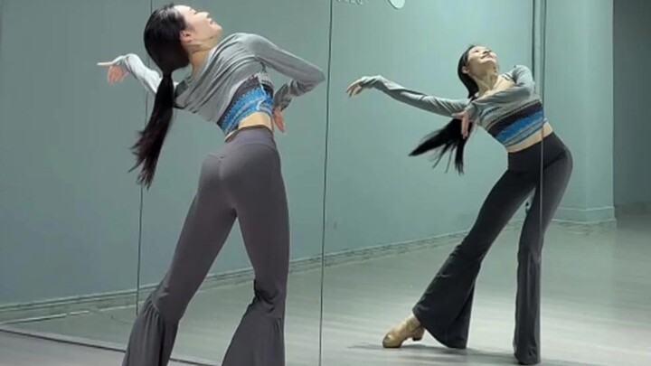 The tutorial for "Watching from the Wall" that sisters want is here! #成人零基础舞蹈#经典舞#厦门舞#在线舞蹈教学