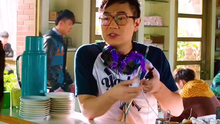 Dapeng: Aku mau colokan listrik yang bisa dipakai.