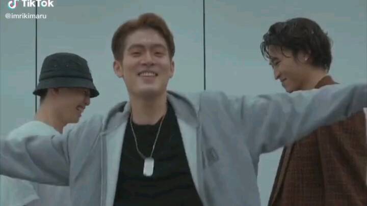 【力丸】这一场丸子嘴角就没放下来过