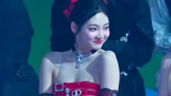 โดนสองท่าของหนิงหนิงทำให้หลงเสน่ห์ไปเลย สวยมากจริงๆ!