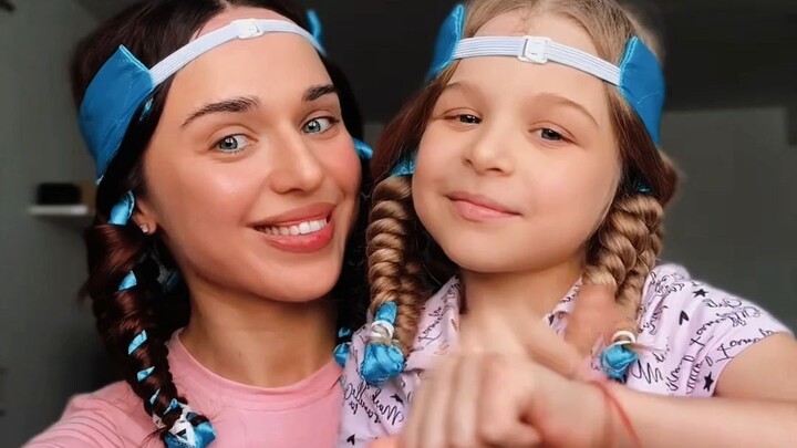 Overseas Influencer Marketing | A Parent-Child Blogger Overseas Goes All Out with the No-Heat Curls 