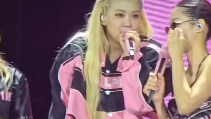 Rosé: What? The three of you are joining me on APT? The entire BLACKPINK lineup is on APT!