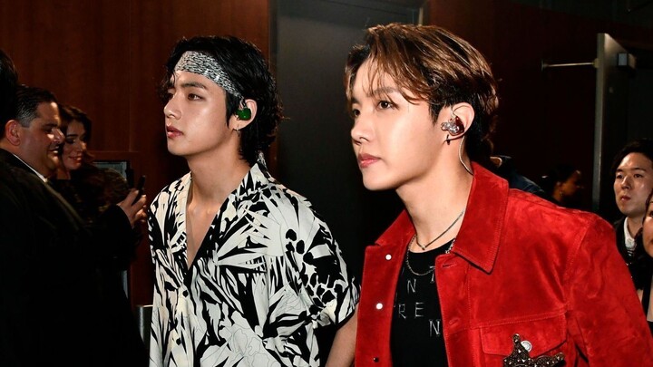 【WNS中字】200507  巨星的好处——开完会有无数少女为您做会议记录