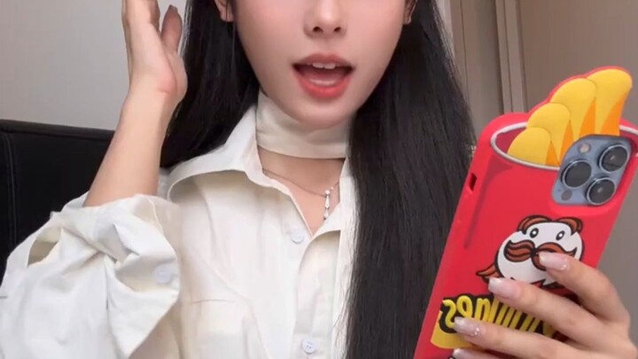 ตอนส่งเสียงพูดไปให้คนที่แอบชอบ ดันเผลอได้ยินเสียงตัวเองเข้า… สาวๆ คนไหนเป็นแบบนี้บ้าง? ความหวาดกลัวล