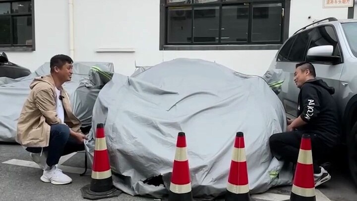 Menemukan sebuah mobil zombie di belakang kawasan industri! Supercar yang dibuat oleh 3 orang selama