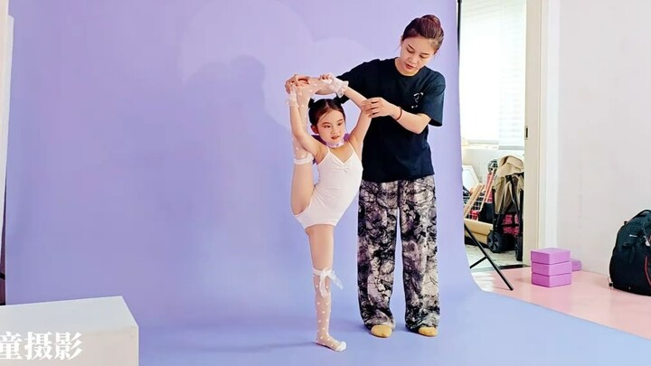 Behind-the-scenes footage of a dance studio collaboration shoot capturing students’ dance portraits 