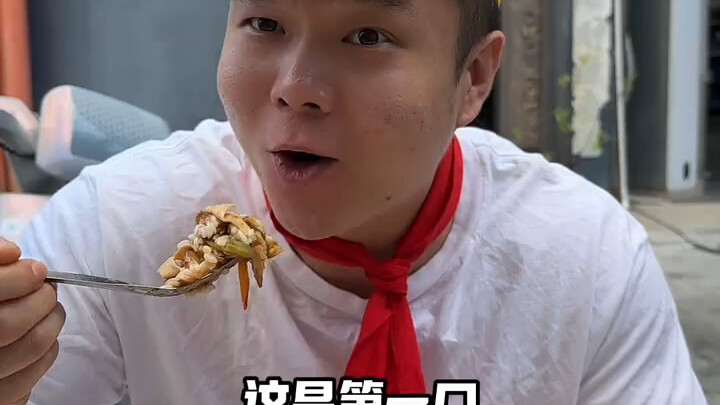 Aku paling suka makan nasi kotak!