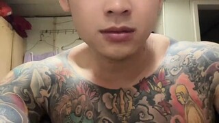 หนุ่มสักลายเต้นเพลง江南Style