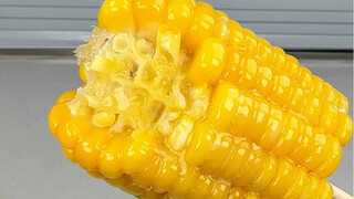 Setengah tongkol jagung wangi susu seperti ini di KFC dijual seharga 8 yuan, tapi kalau beli sendiri