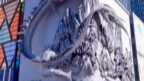 Look, this statue is moving!