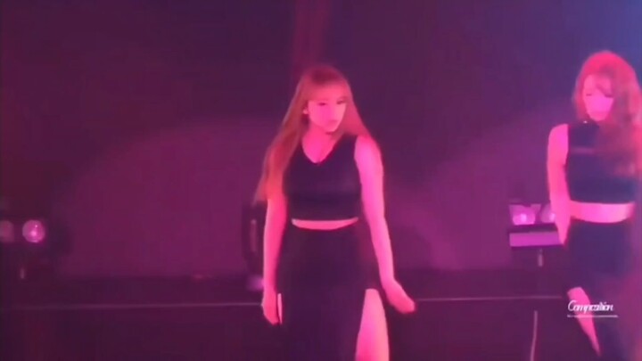 Cheng Xiao truly lives up to her nickname “Milk Xiao”—her figure is absolutely stunning!