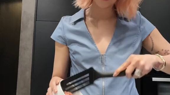 nag crave dw cia ng corn beef                 [VICE GANDA]