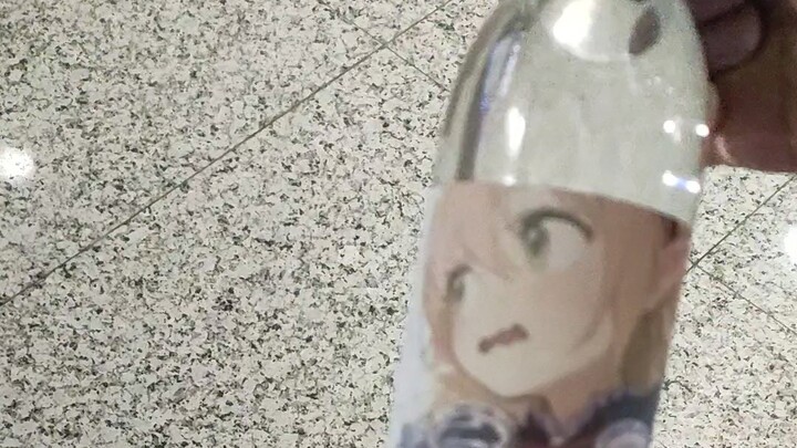 Kỷ lục xấu hổ xã hội, tuyệt đối đừng dùng máy uống nước trên tàu điện ngầm để đặt làm bình nước hình