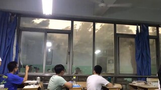 "هذا الشعور، من يفهمه؟؟؟!"