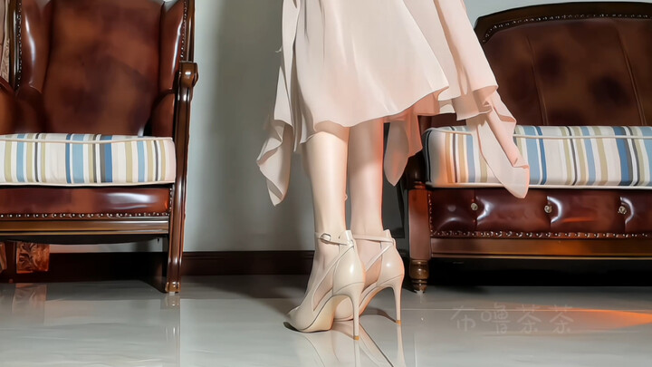 Versi asli dari sepatu hak tinggi nude klasik～～Aku banget suka desain tali ikatnya! Cantik sekaligus