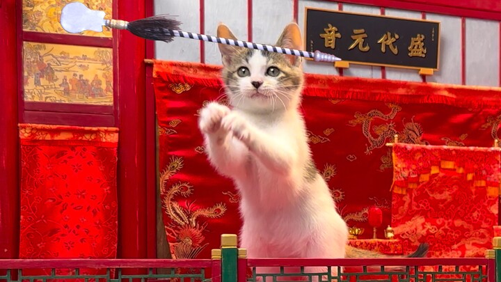 Aku akan memainkan jurus霸王枪; kalau ada uang, dukunglah arena pertunjukan yang mewah; kalau tidak ada