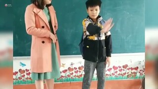 Ba Phần Bất Lực Bảy Phần Bó Tay
