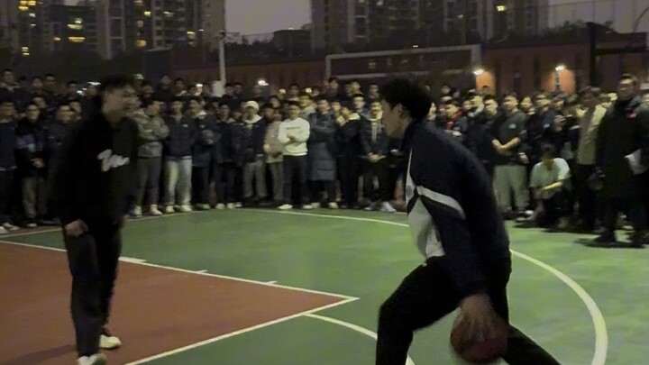 مراهقون في المدرسة الثانوية يشعون حيوية وحماسًا!