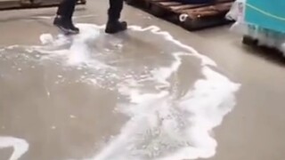 Anh ấy hiểu rõ lực ly tâm