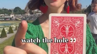 一定要盯着洞看！