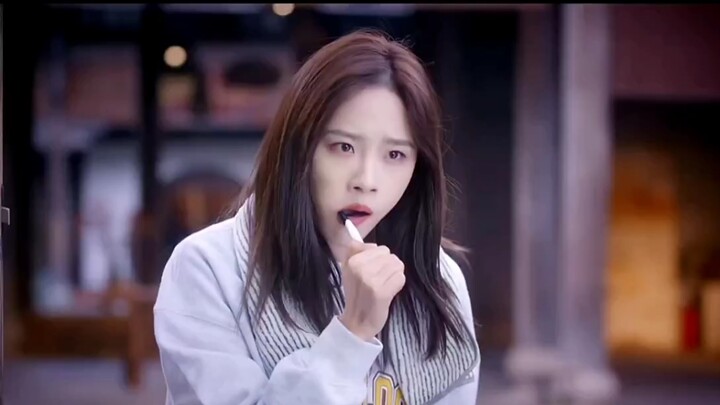 أمام خبير تذوّق الشاي، لا يسع الشاي الأخضر إلا أن يكشف عن حقيقته.