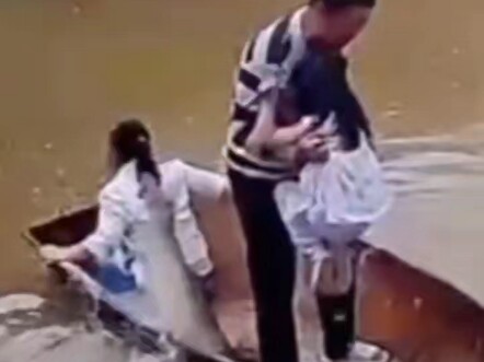 Grandpa was rowing a boat with his granddaughter when they were suddenly attacked.