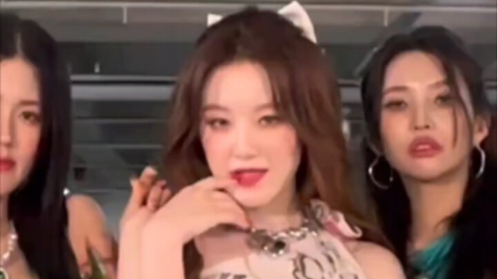 هاها، يا شو هوا، راجع نفسك لماذا تقف في المركز C